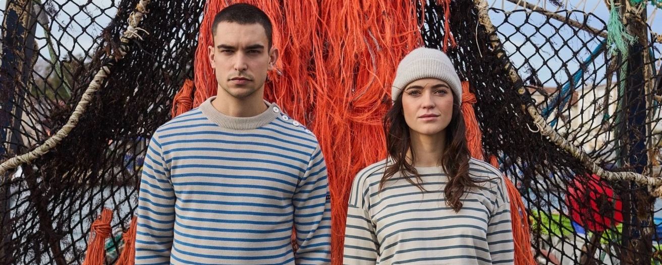 Batela — campaña marinera con dos modelos